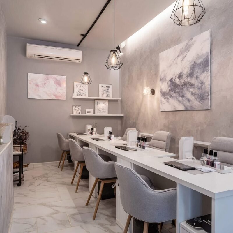 u6583799219_Small_manicure_studio_interior_minimalist_white_a_cb129a86-5a83-442f-98aa-0329fa29dda6_2.jpg